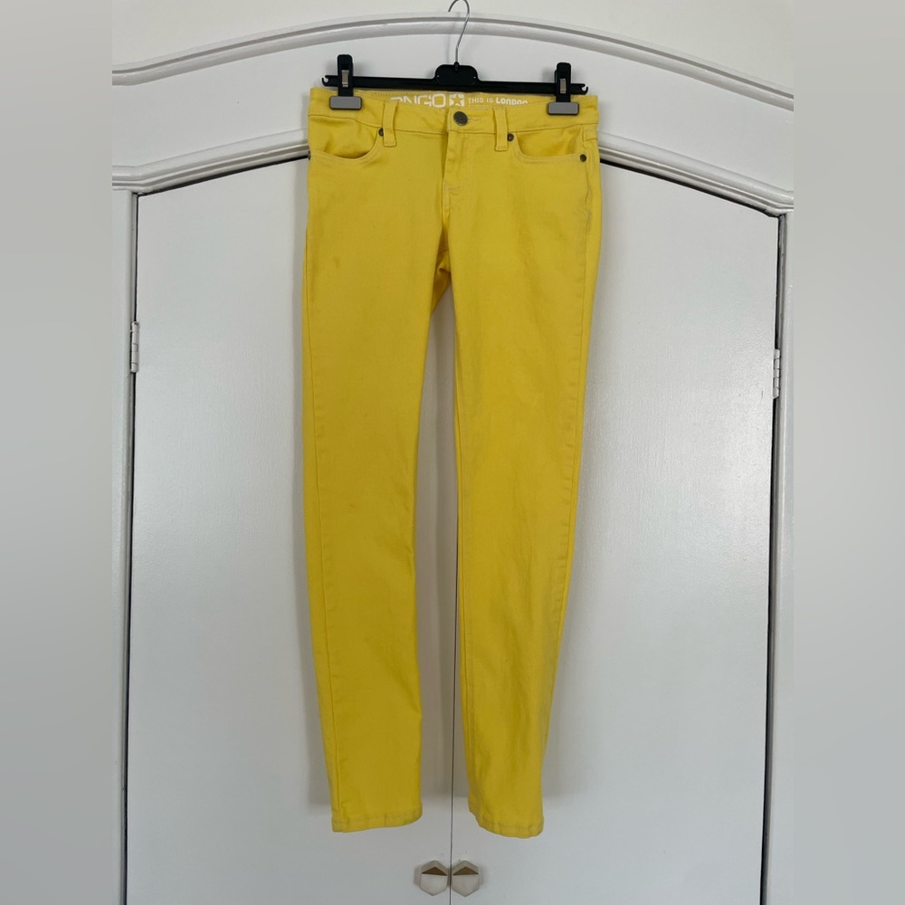 BONGO Yellow Skinny Low Rise Jeans size 7